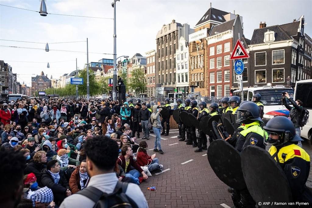 Laatste betogers van BG-terrein van de UvA verwijderd