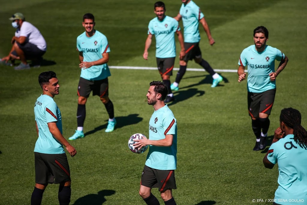 Voetballers Portugal zijn vrij van zorgen om corona
