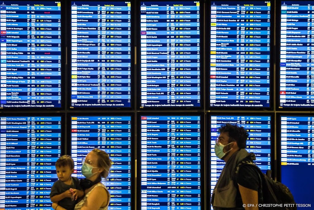 Staking legt luchtverkeer grootste luchthaven Parijs deels plat