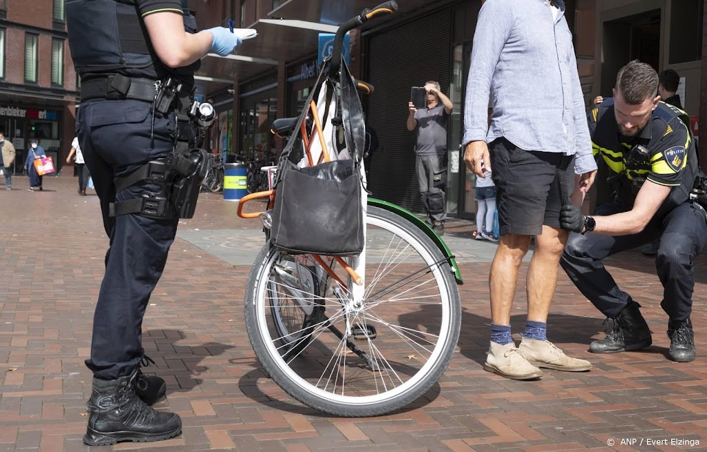 Proef wapencontroles Amsterdam gaat op 1 oktober verder