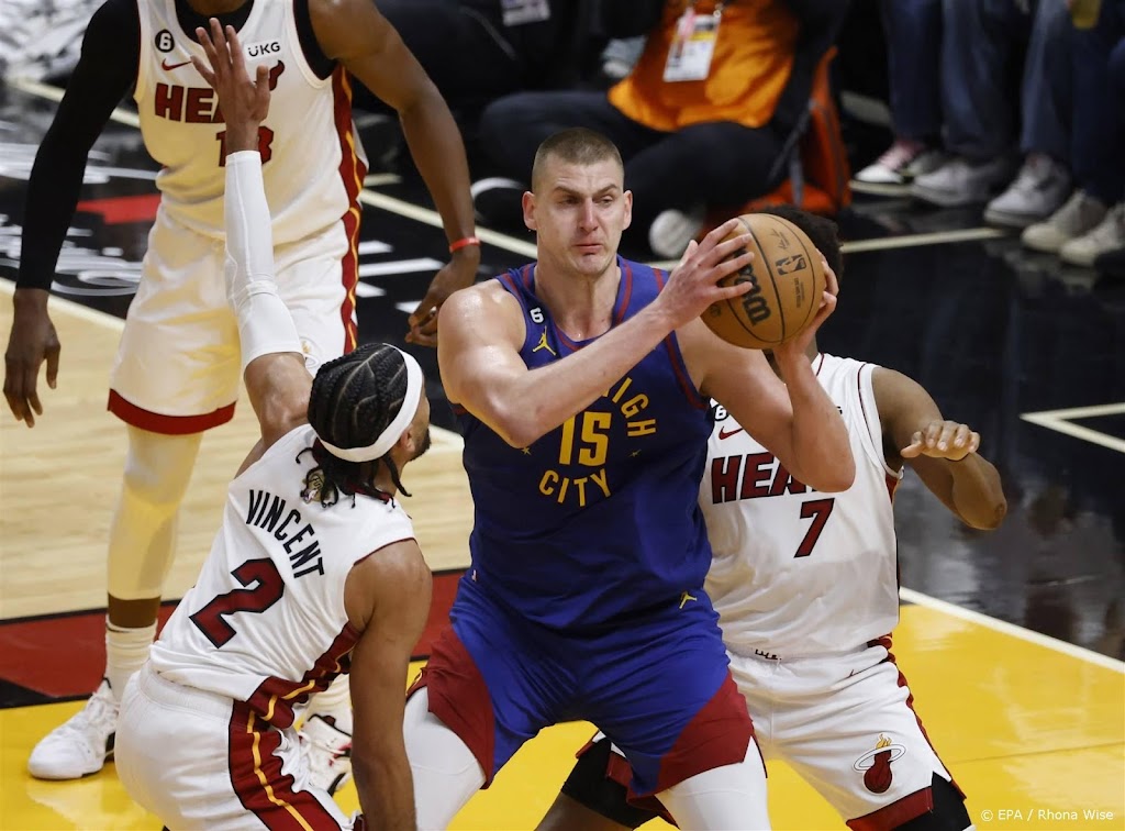 Basketballers Denver Nuggets weer op voorsprong in NBA-finale