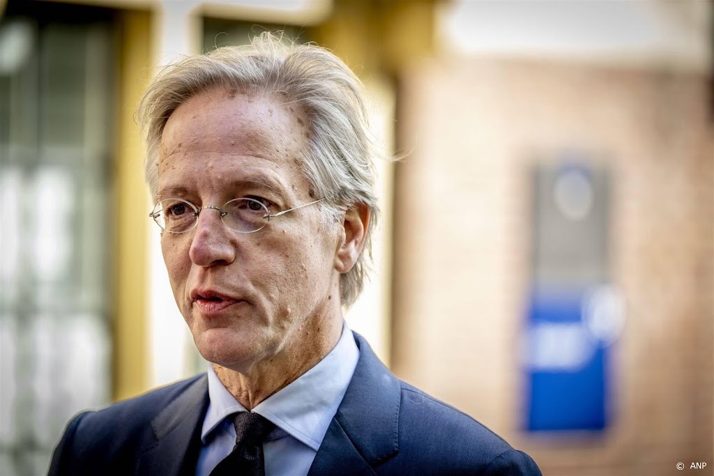 Minister Dijkgraaf praat in Suriname over slavernijverleden