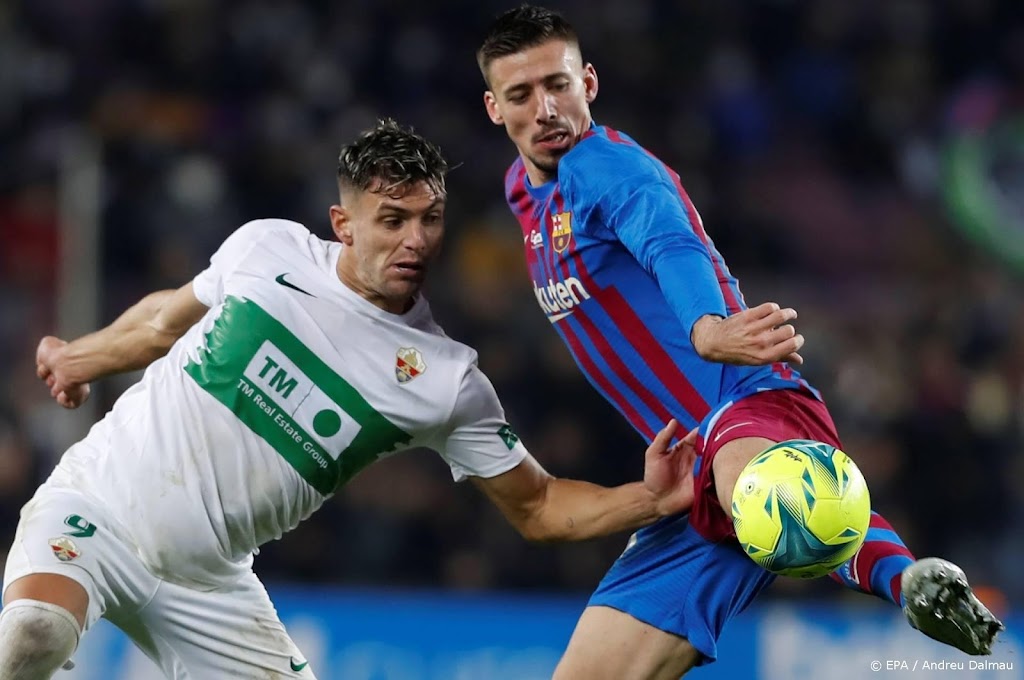 Tottenham huurt voetballer Lenglet van Barcelona