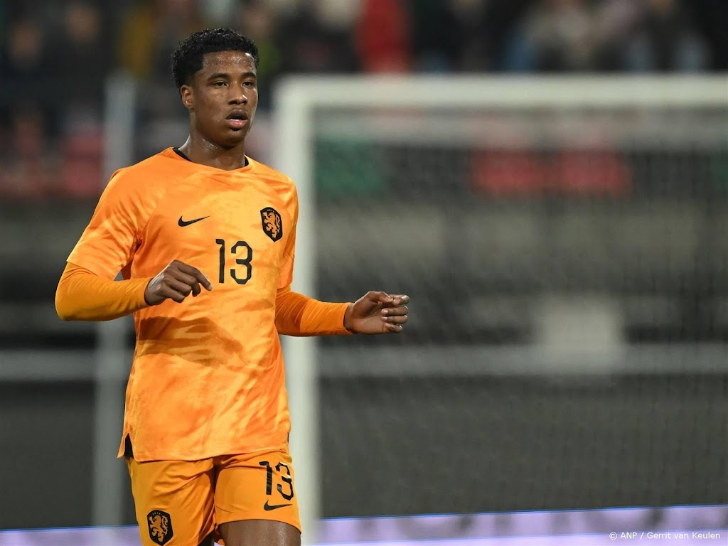Centrale verdediger Flamingo tekent bij landskampioen PSV