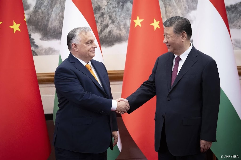 Xi pleit tijdens bezoek Orbán voor bestand in Oekraïne