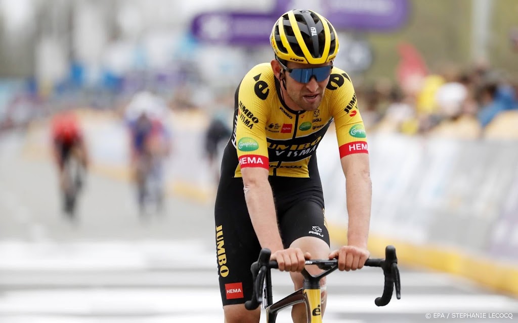 Wielrenner Benoot komt zwaar ten val in training