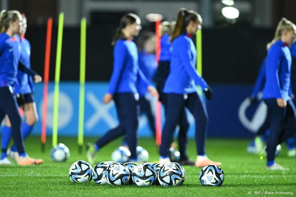 Oranje broedt op plan voor kwartfinale tegen 'gevaarlijk' Spanje