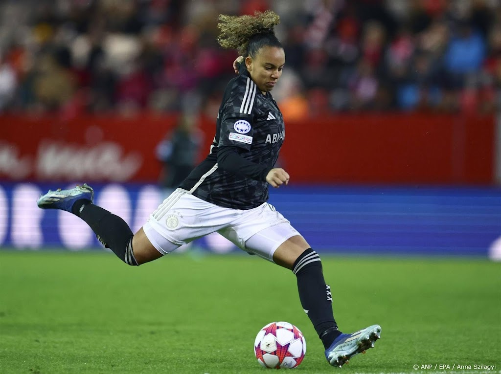 Voetbalster Chasity Grant verruilt Ajax voor Aston Villa