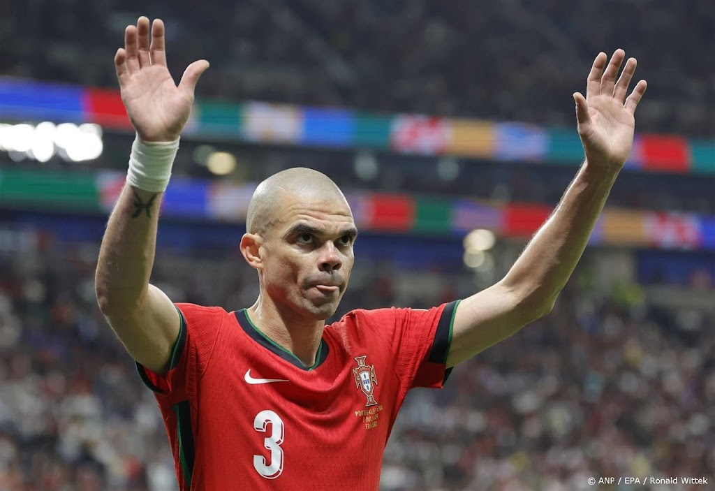 Voetballer Pepe (41) neemt afscheid met 34 prijzen