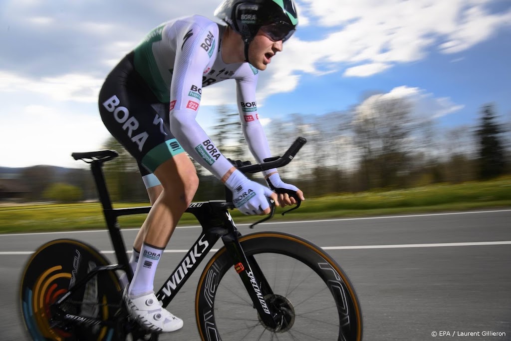 Belg Meeus wint rit Tour of Britain na chaotische slotkilometer