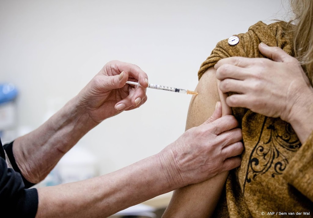 Herhaalprikken tegen coronavirus beginnen op 19 september