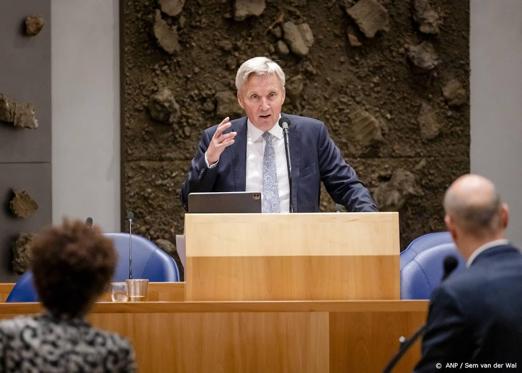 Kabinet weet dat rem op nareizigers juridisch onzeker is