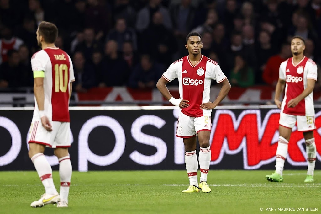 Ajax start met ongewijzigde basisploeg tegen FC Volendam
