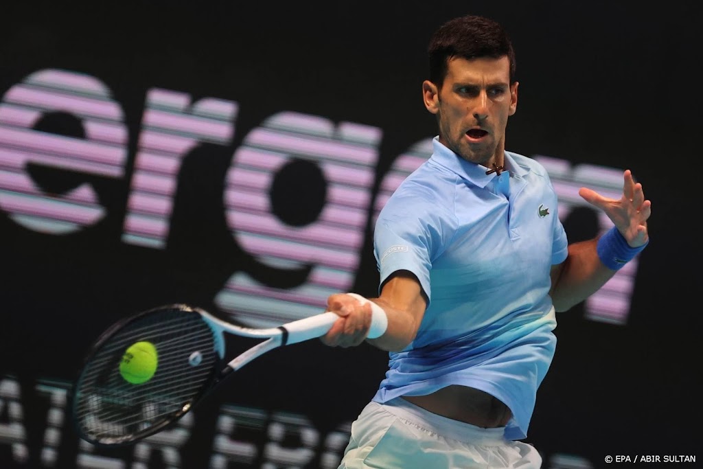 Djokovic naar finale in Astana na plotselinge opgave Medvedev