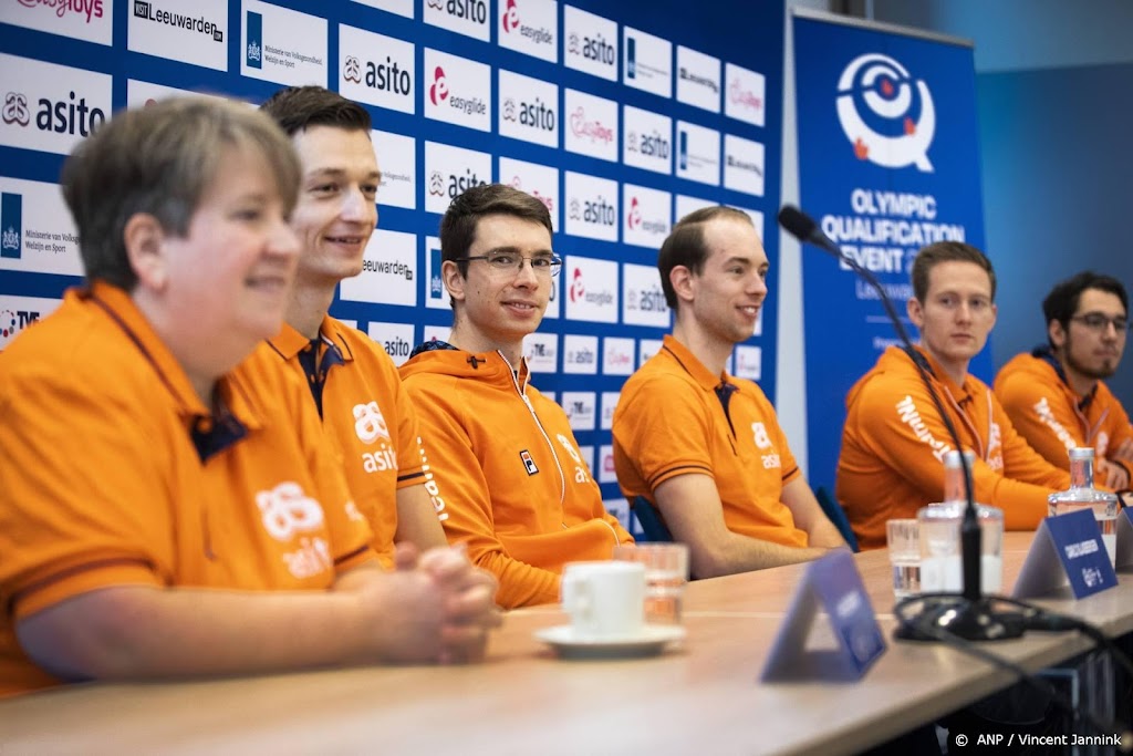 Curlingmannen gaan met lessen van EK voor olympisch ticket