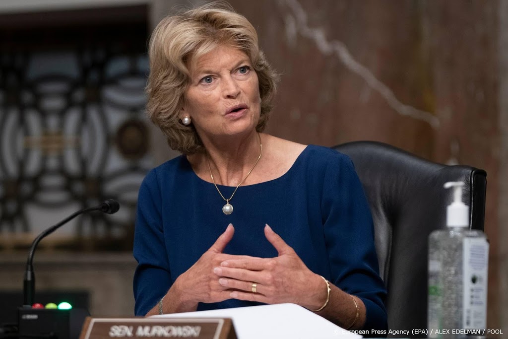 Senator dreigt partij te verlaten als Trump niet opstapt