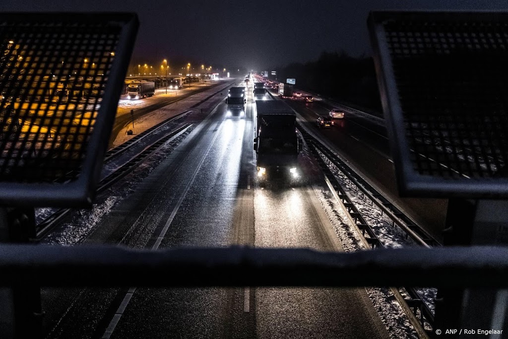 KNMI waarschuwt weer voor gladheid en mist op de wegen