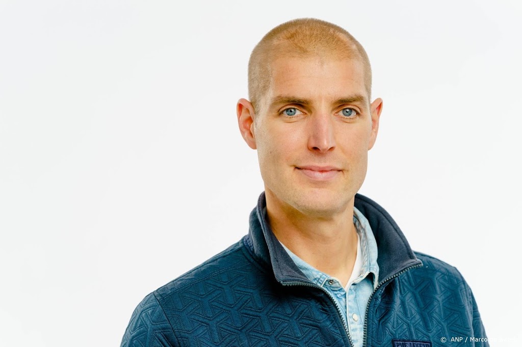 Maarten van der Weijden haalt met thuistriatlon 89.000 euro op
