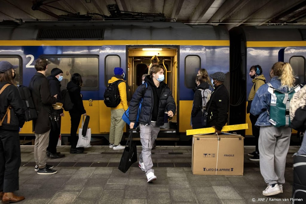 NS laat minder treinen rijden in de avond