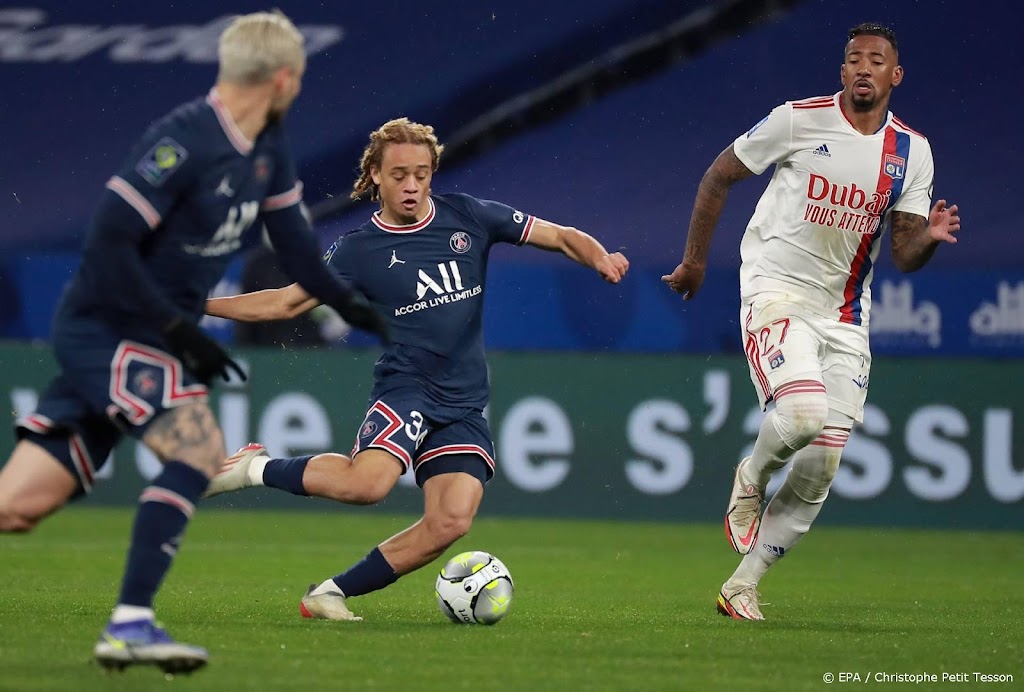 Koploper Paris SG laat 2 punten liggen in Lyon