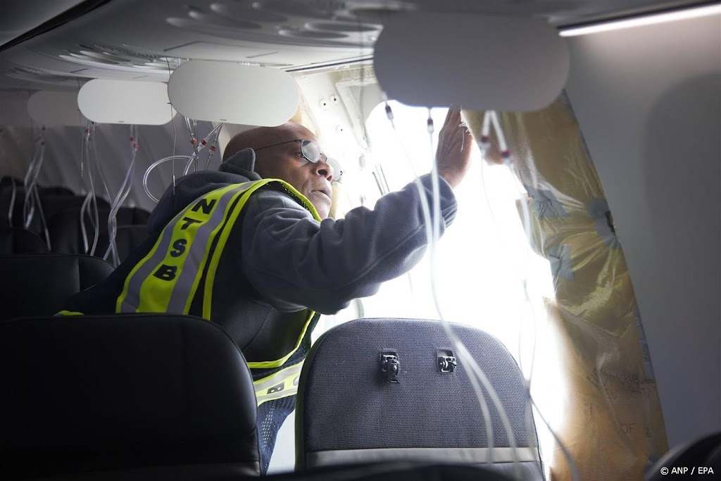 United Airlines vindt losse bouten in Boeing-toestel