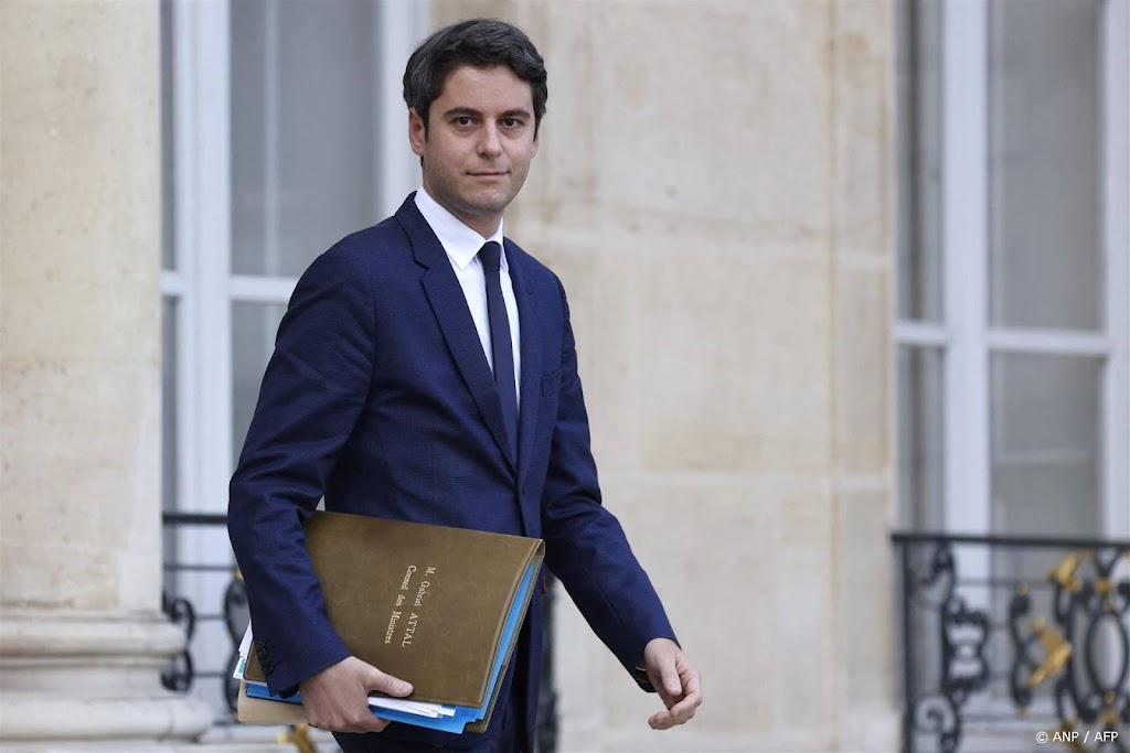 Macron benoemt onderwijsminister Gabriel Attal tot nieuwe premier