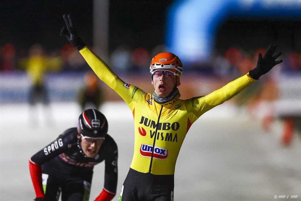 Visser de beste bij de mannen in eerste marathon op natuurijs