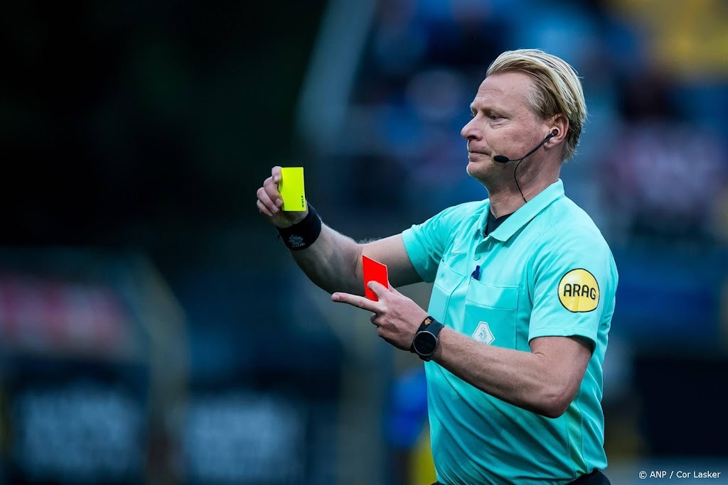 FIFA noemt geruchten over invoering blauwe kaart voorbarig