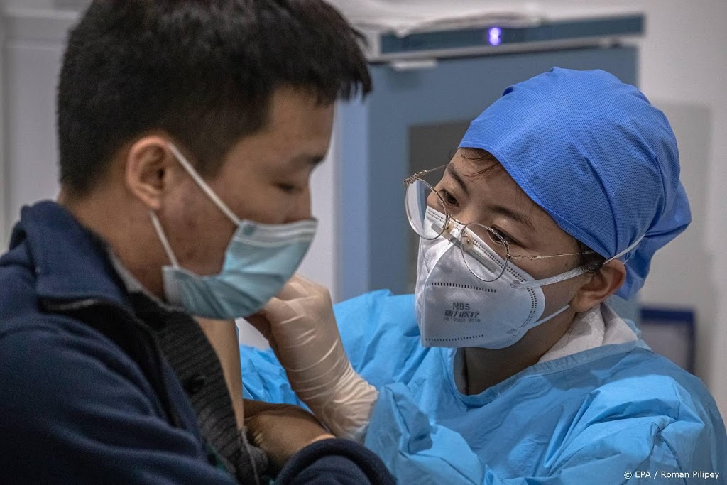 China geeft mensen vaccinatiepaspoort na coronaprik