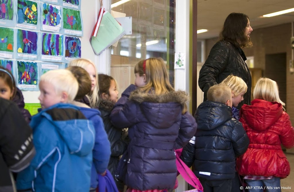 Bond wil Oekraïense onderwijzers laten helpen bij lesgeven