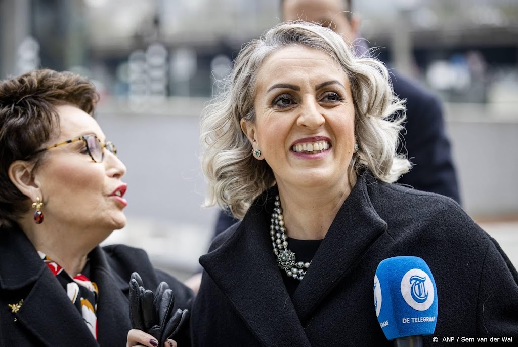 Gündoğan wil praten met Volt en mogelijk terug naar fractie