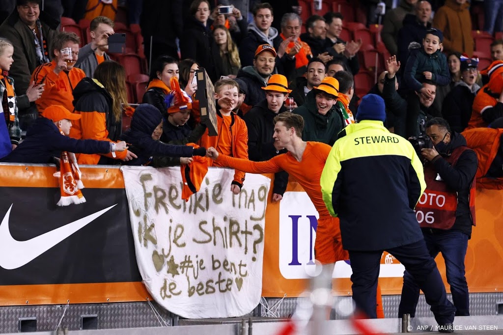 Drie mogelijke coronabesmettingen bij duel Oranje met Letland