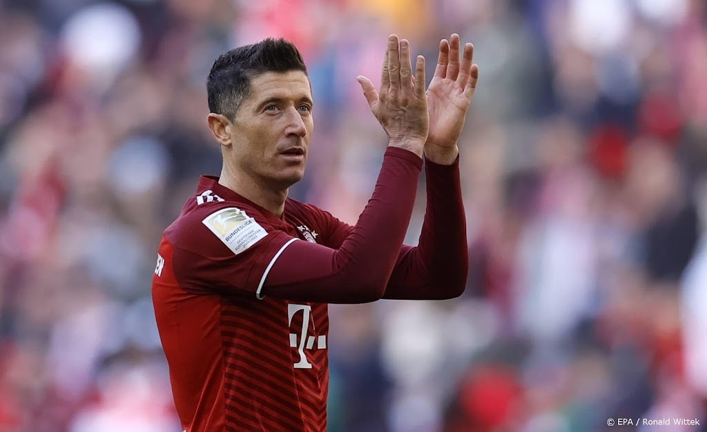Topscorer Lewandowski schiet Bayern München naar nipte zege