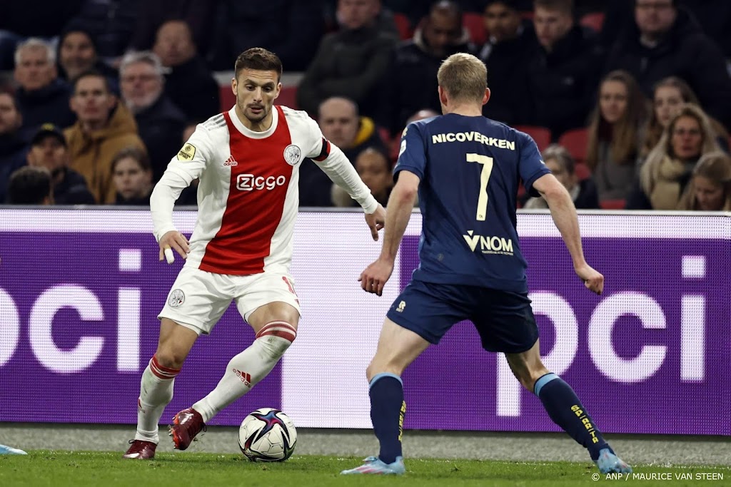 Nipte zege op Sparta brengt Ajax dichterbij landstitel