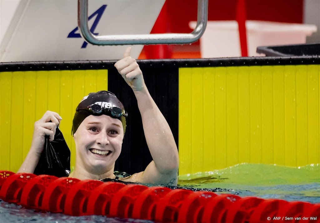 Zwemster Schouten scherpt ook Nederlands record 100 school aan