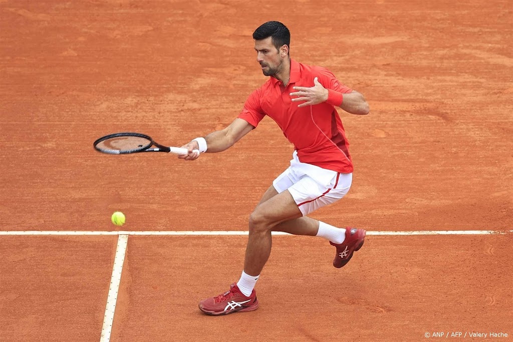 Djokovic wint eerste partij in Monte Carlo na breuk met Ivanisevic