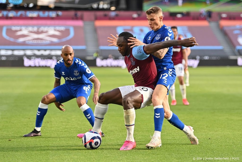 Liverpool ziet ook concurrent West Ham United verliezen