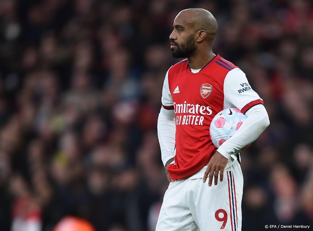Olympique Lyon haalt spits Lacazette voor drie seizoenen terug