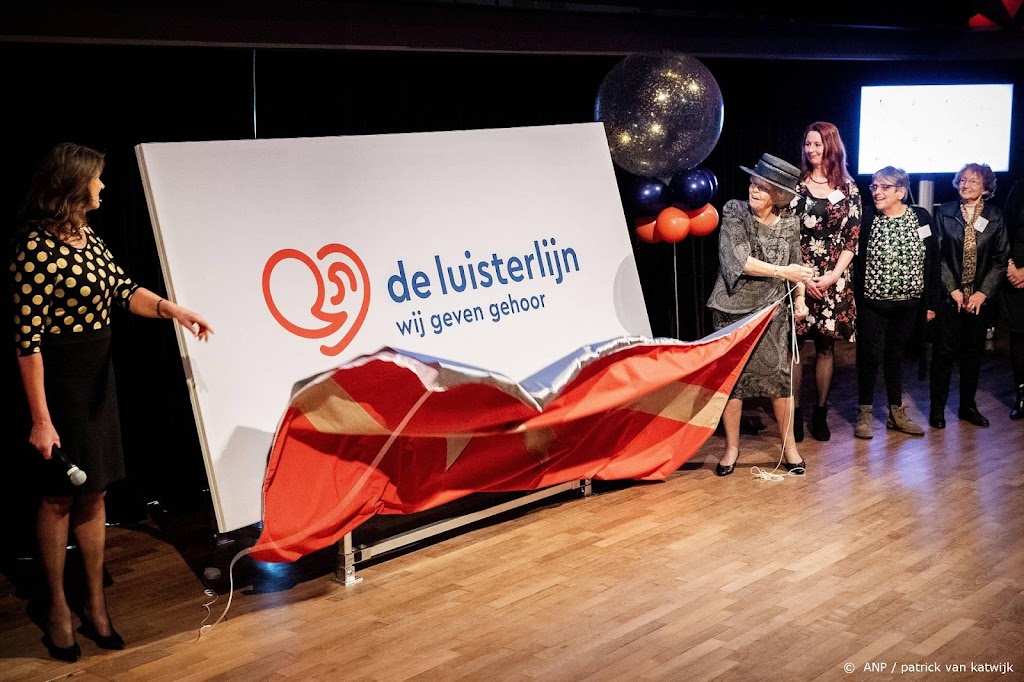 Luisterlijn voert nog heel veel gesprekken en zoekt vrijwilligers