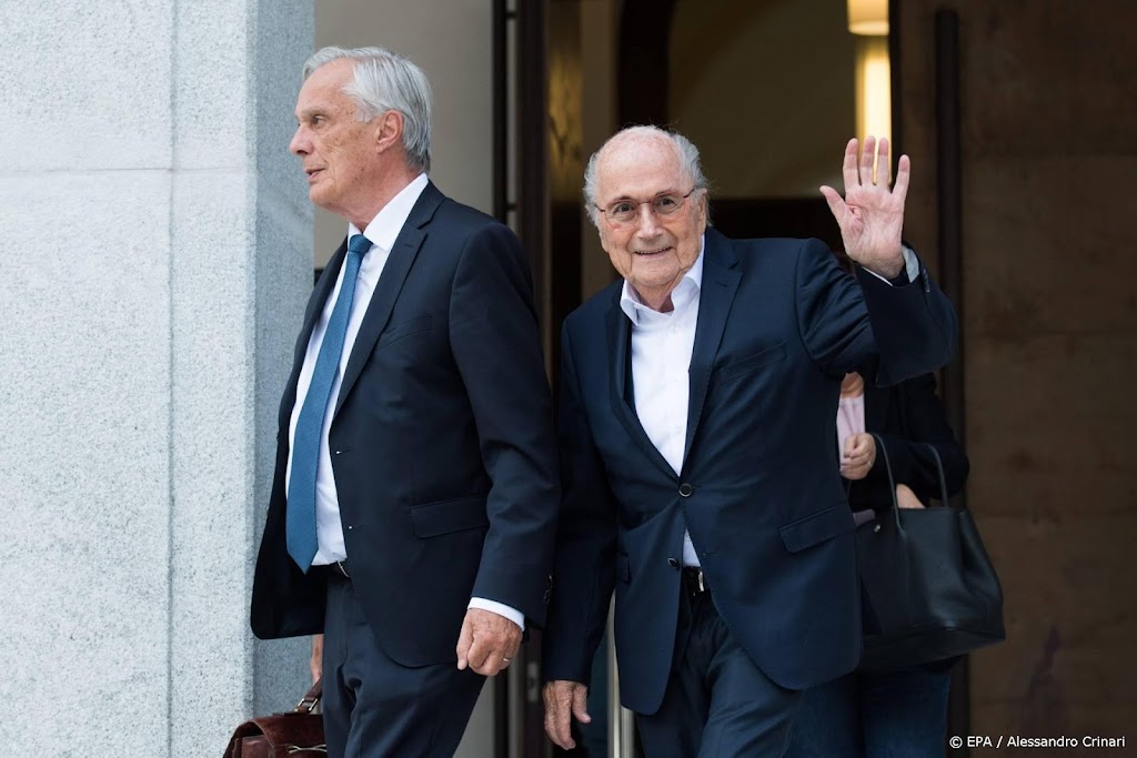 Voormalig FIFA-baas Blatter ontkent in rechtbank fraude