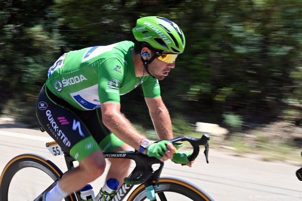 Cavendish evenaart met 34e etappezege record van Merckx
