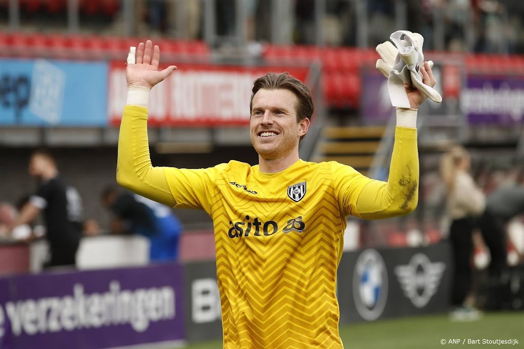Regelgeving dwingt Heracles tot afscheid van doelman Brouwer