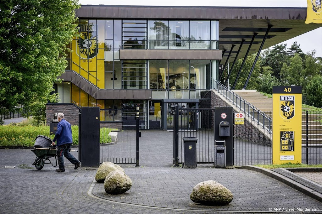 Vitesse hoopt later deze week op beslissing over proflicentie