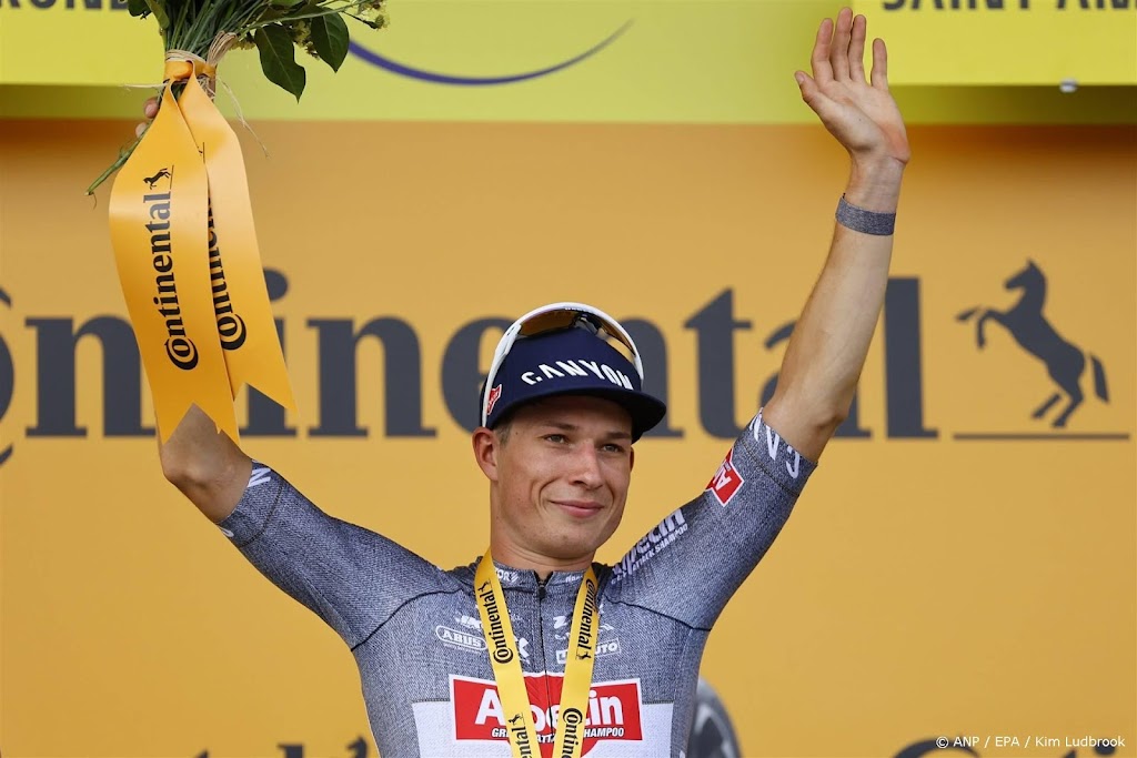 Moeilijke eerste Tourweek is vergeten voor ritwinnaar Philipsen