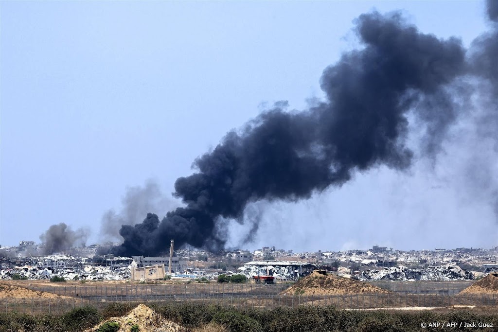 Tientallen slachtoffers gemeld na luchtaanval op tentenkamp Gaza