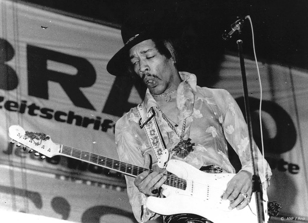 Gitaar Jimmy Hendrix levert ruim anderhalve ton op