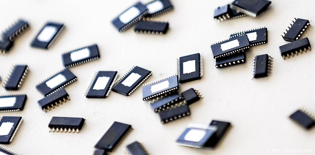 Chipbedrijven helpen AEX aan winst, ABN AMRO onderaan