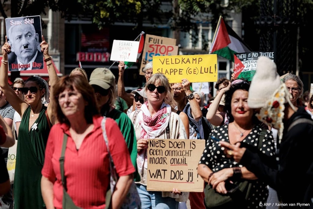 Enkele honderden pro-Palestijnse activisten in centrum Amsterdam