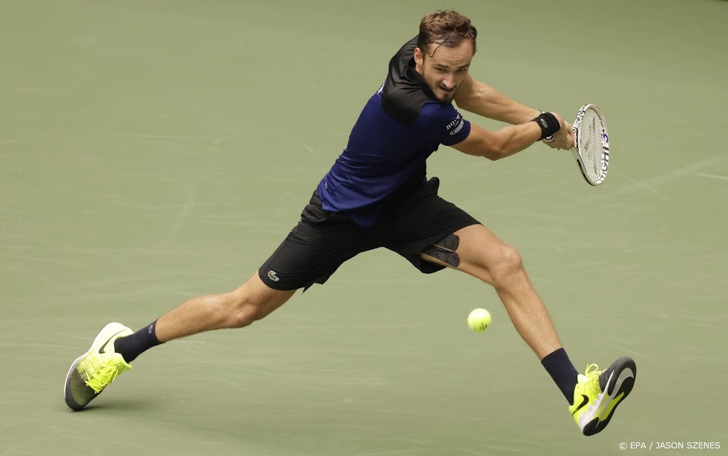 Medvedev in drie sets langs landgenoot Roeblev op US Open