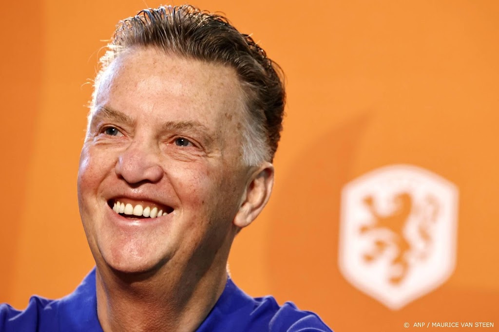 Bondscoach Van Gaal definitief op de bank bij Telstar